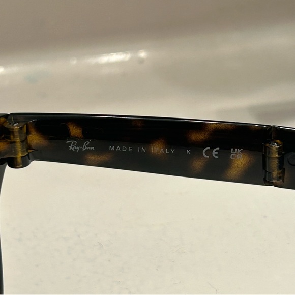 Ray-Ban Wayfarer Folding Classic Sunglasses - Picture 6 of 9